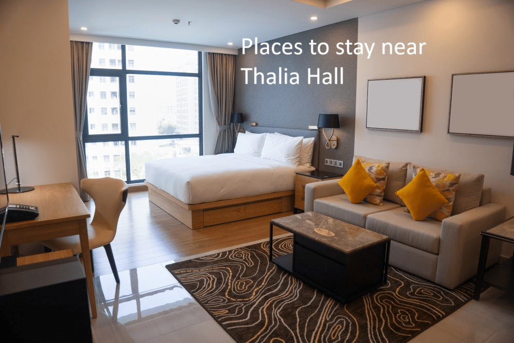 places to stay near Thalia Hall